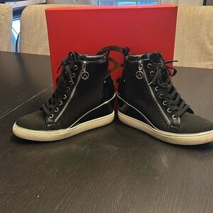 Wishbone Nelly2 size 9.5